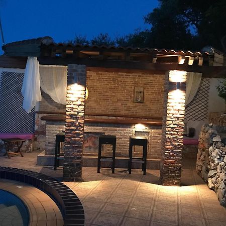 Zen Serenity Retreat With Great Outdoors, Pool & Parking Aptera エクステリア 写真